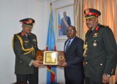 RDC: Le Ministre de la défense Gilbert Kabanda a reçu l’attachée de défense du Soudan, le Général de Brigade Arif Ahmed Abdel Habib venu lui faire ses adieux